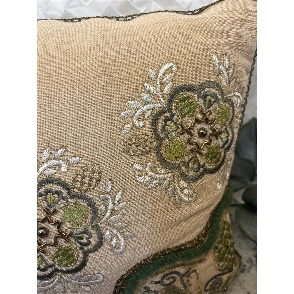 Pier 1 Imports Beaded Embroidered Ornaments Snowflakes Throw Pillow Christmas‎